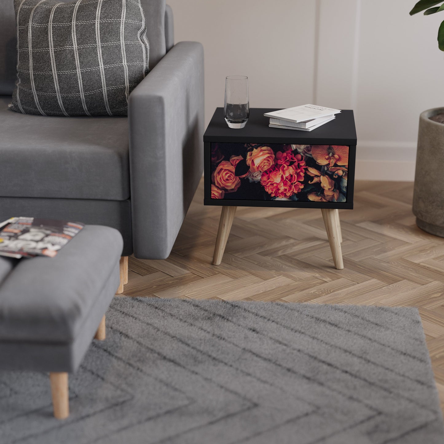 NEVERENDING BLOOM Comodino in Finitura Nera