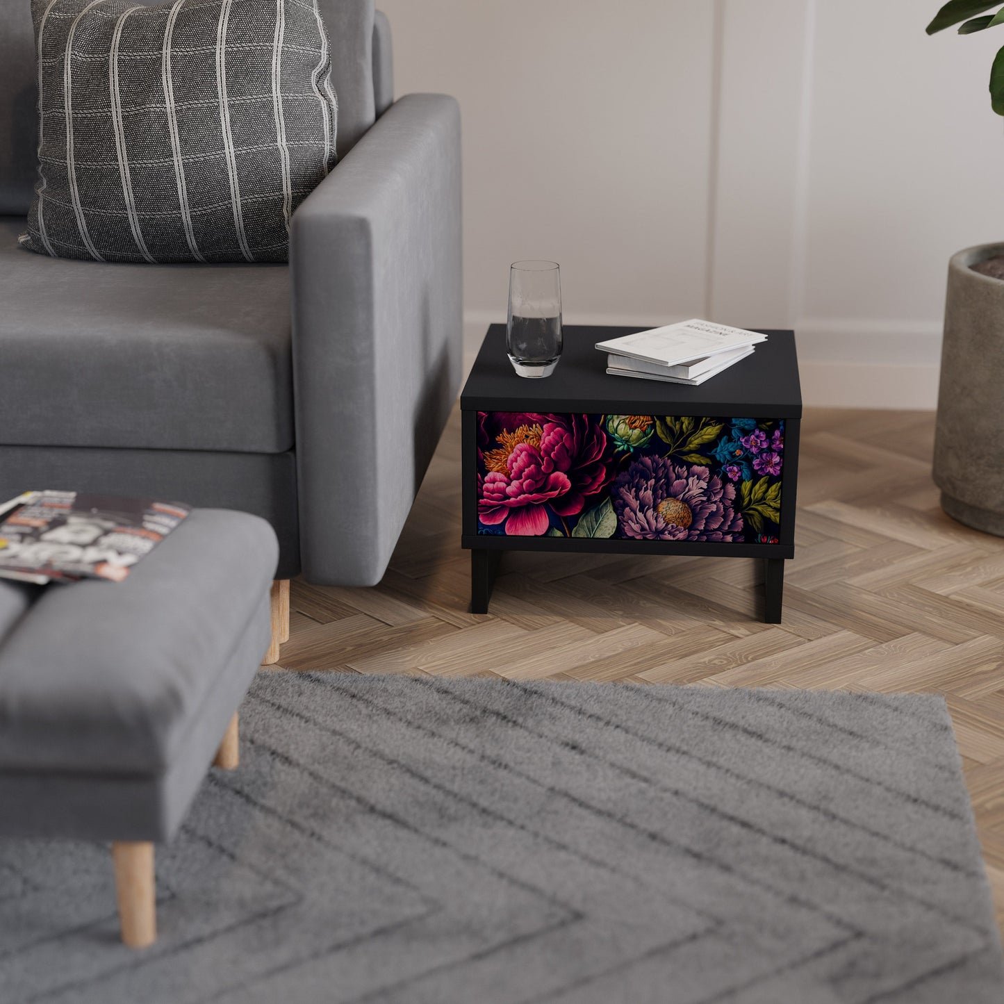 BLOOMING ELEGANCE Comodino in Finitura Nera