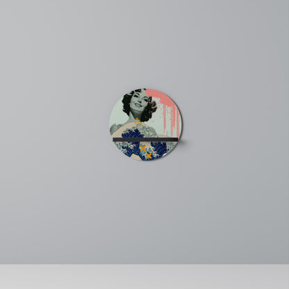 KANAGAWA BEAUTY Round Art Shelf In Black Finish