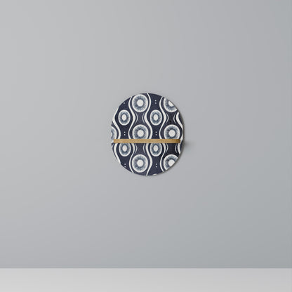 GRAPHITE EYES Oval Art Shelf In Oak Effect